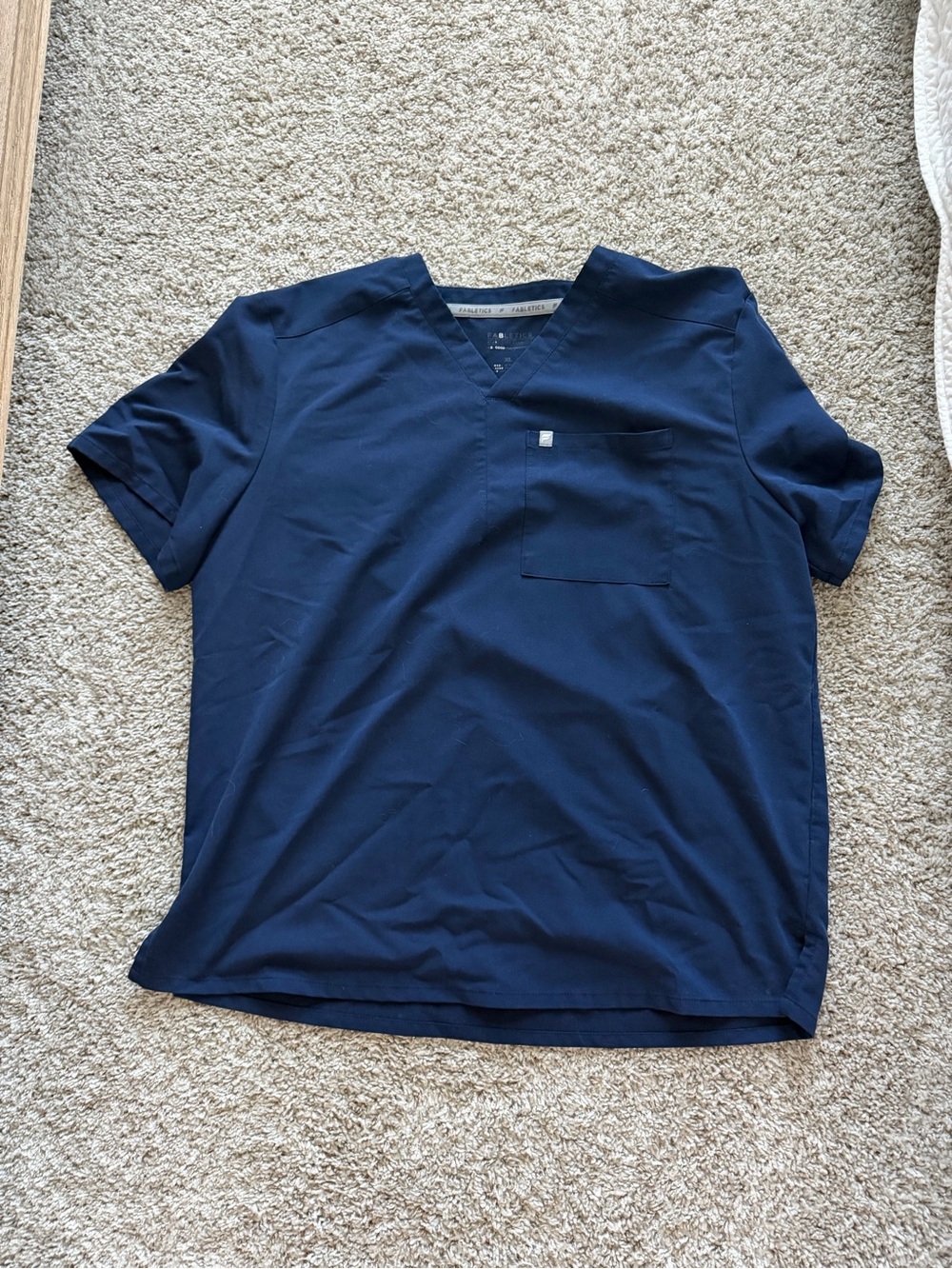 Fabletics Men's Navy V-Neck Short Sleeve Top and Jogger Scrub Pants XL